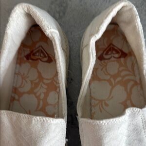 EUC AND Clean Roxy  Cream Espadrilles Slip-On Shoes